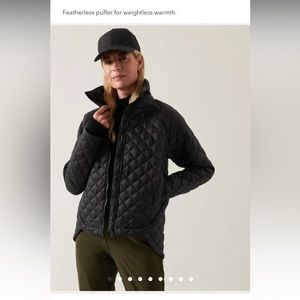 ATHLETA WHISPER FEATHERLESS PUFFER JACKET